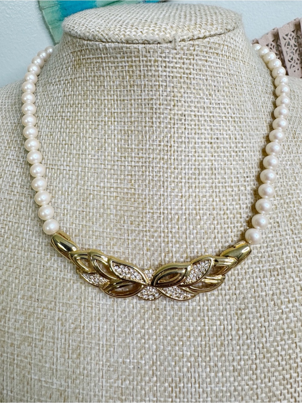 Vintage 1980’s Monet Faux Pearl Necklace with Gold Plated Leaf Crystal Center